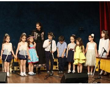 گروه کر کودکان در مرزداران